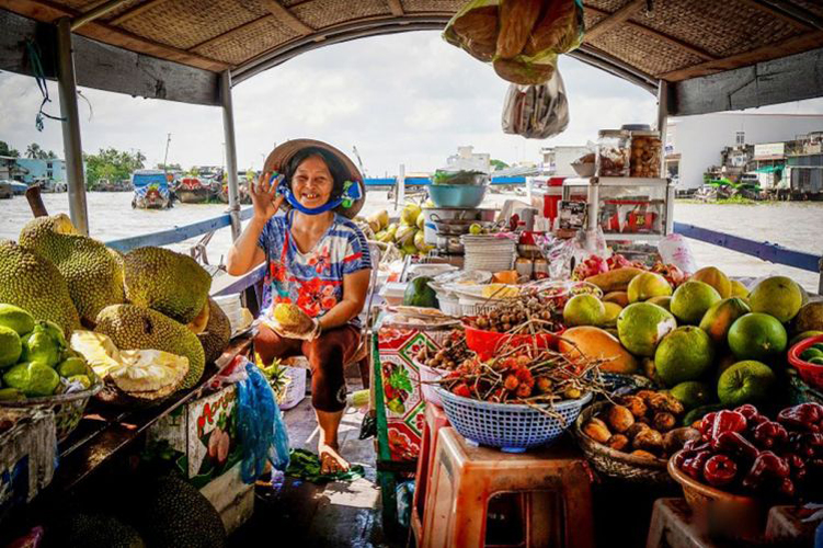 Ho-Chi-Minh-City-Cai-Be-floating-market-Tan-Phong-Island-3