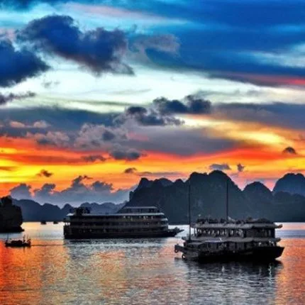 Package 4 Days 3 Nights Ha Noi City – Ha Long Bay Overnight on Cruise guided tour