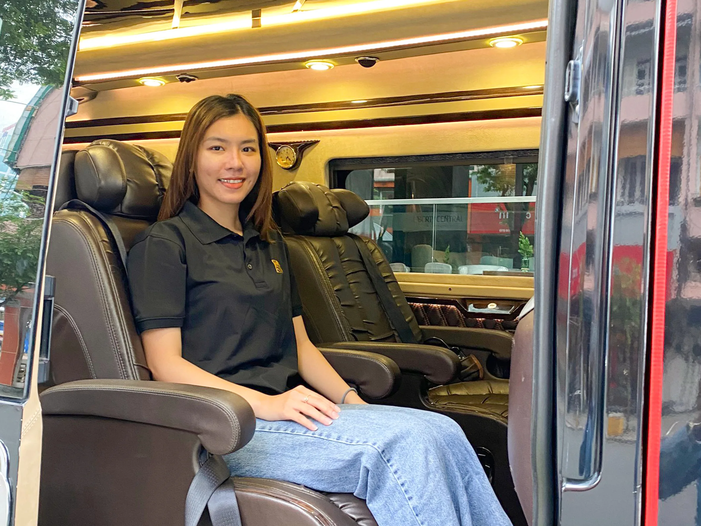 Cu Chi and Mekong Delta by Limousine – VIP Group Tour