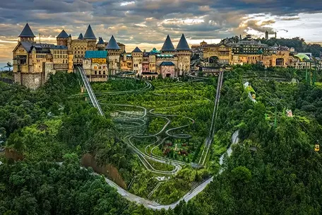 Ba Na Hill and Golden Bridge by cable – ICH 1