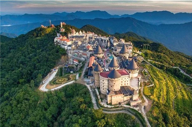 Ba Na Hills & Golden Bridge – Group Tour