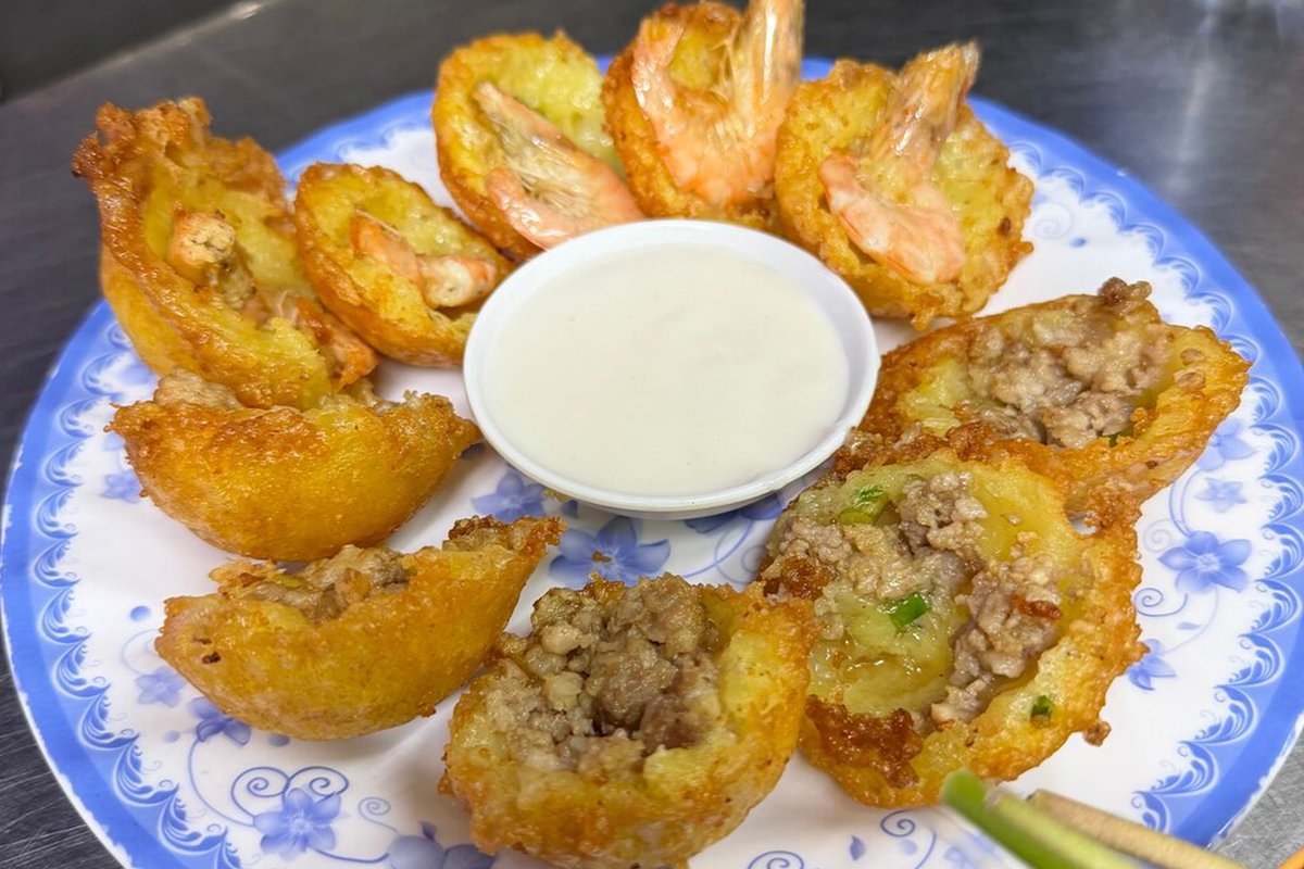 Private Street Food Evening Walking Tour