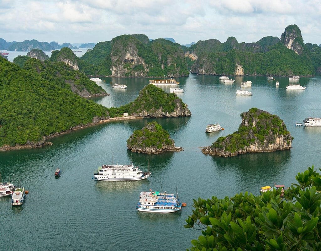 10-Day Colorful Vietnam Tour from Ho Chi Minh to Hoi An, Hanoi & Halong Bay