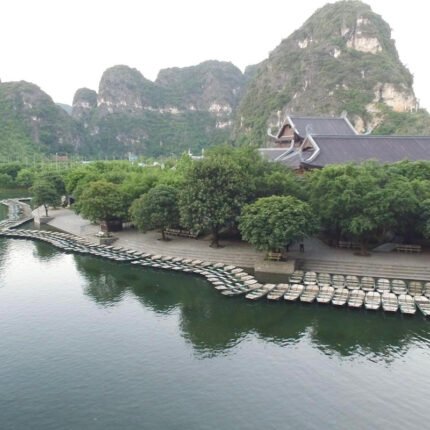 8-Day Vietnam Highlights Tour: Ho Chi Minh City, Hanoi, Halong Bay & Ninh Binh