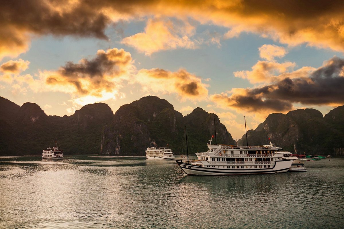 Ha Long Bay 2 Days 1 Night Tour