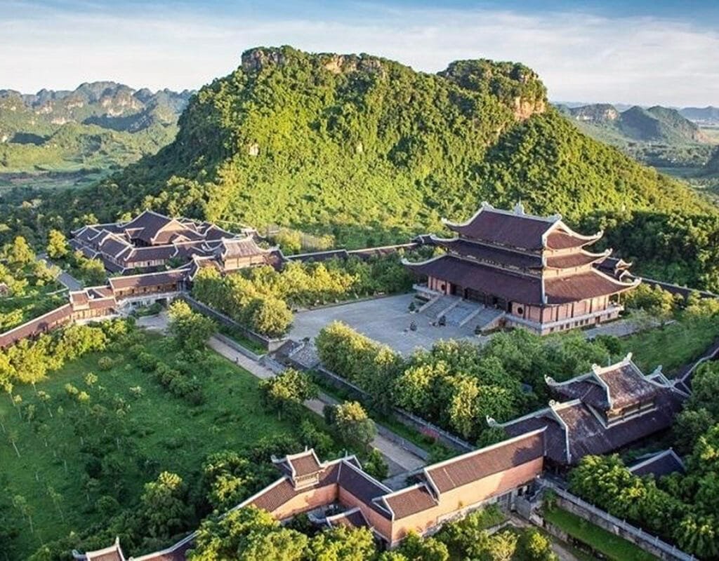 HOA LU – TRANG AN ECO TOURISM | FULL DAY TOUR FROM HANOI