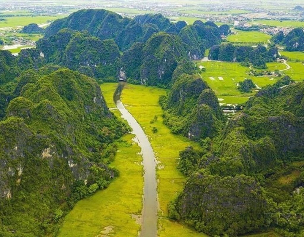 Ninh Binh Private Tour - Hoa Lu, Trang An & Mua Cave