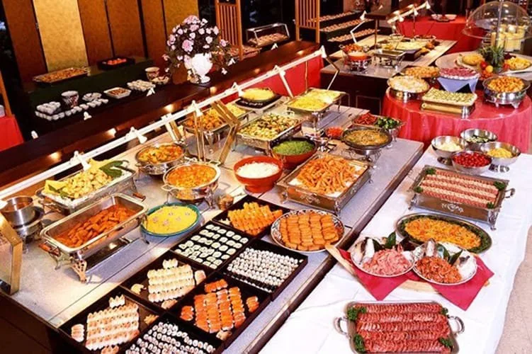 dinner-cruise-in-ho-chi-minh-city-indochina-junk-food